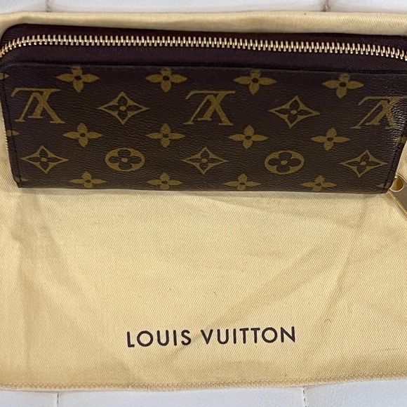 Louis Vuitton Monogram Zippy Wallet 100% Authentic - Picture 3 of 16